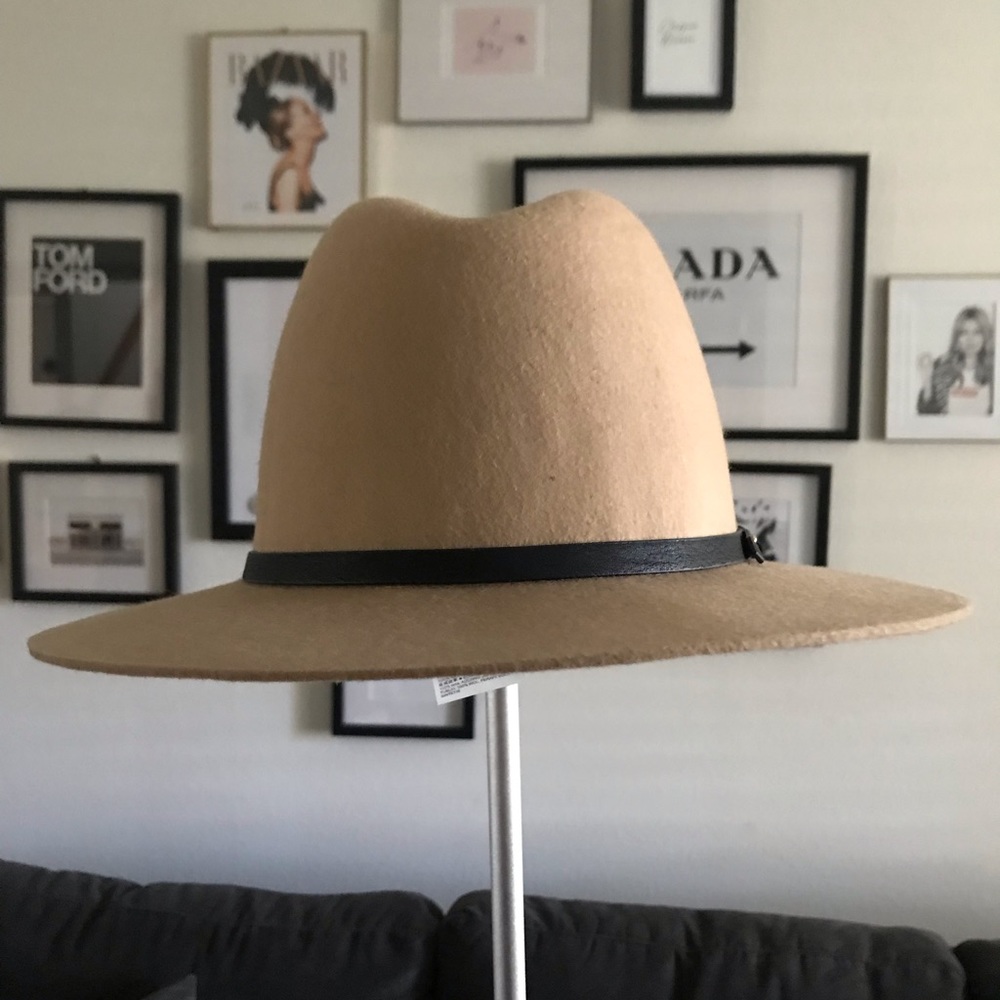 New without tags Banana Republic Andrea Felt Hat - Picture 3 of 4